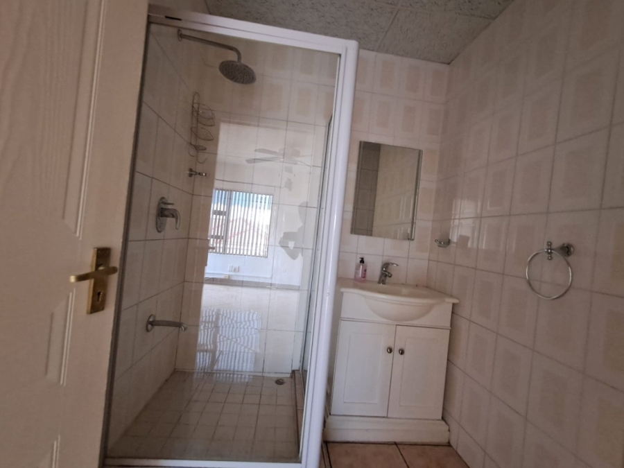 4 Bedroom Property for Sale in Roylglen Gardens Northern Cape